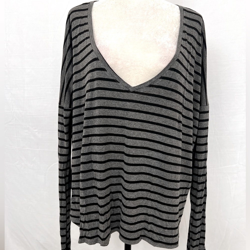 'Feel the Piece' Gray and Black Striped Oversized V-Neck Top